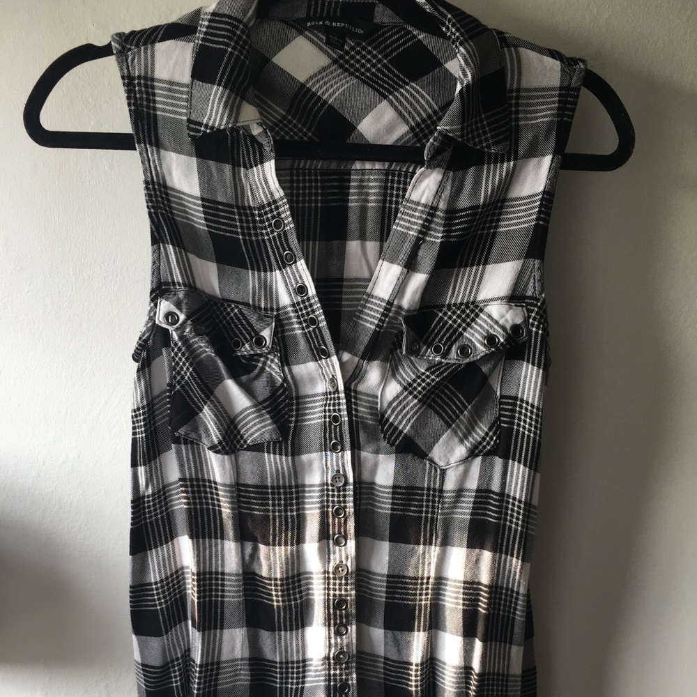 Rock & Republic sleeveless button up